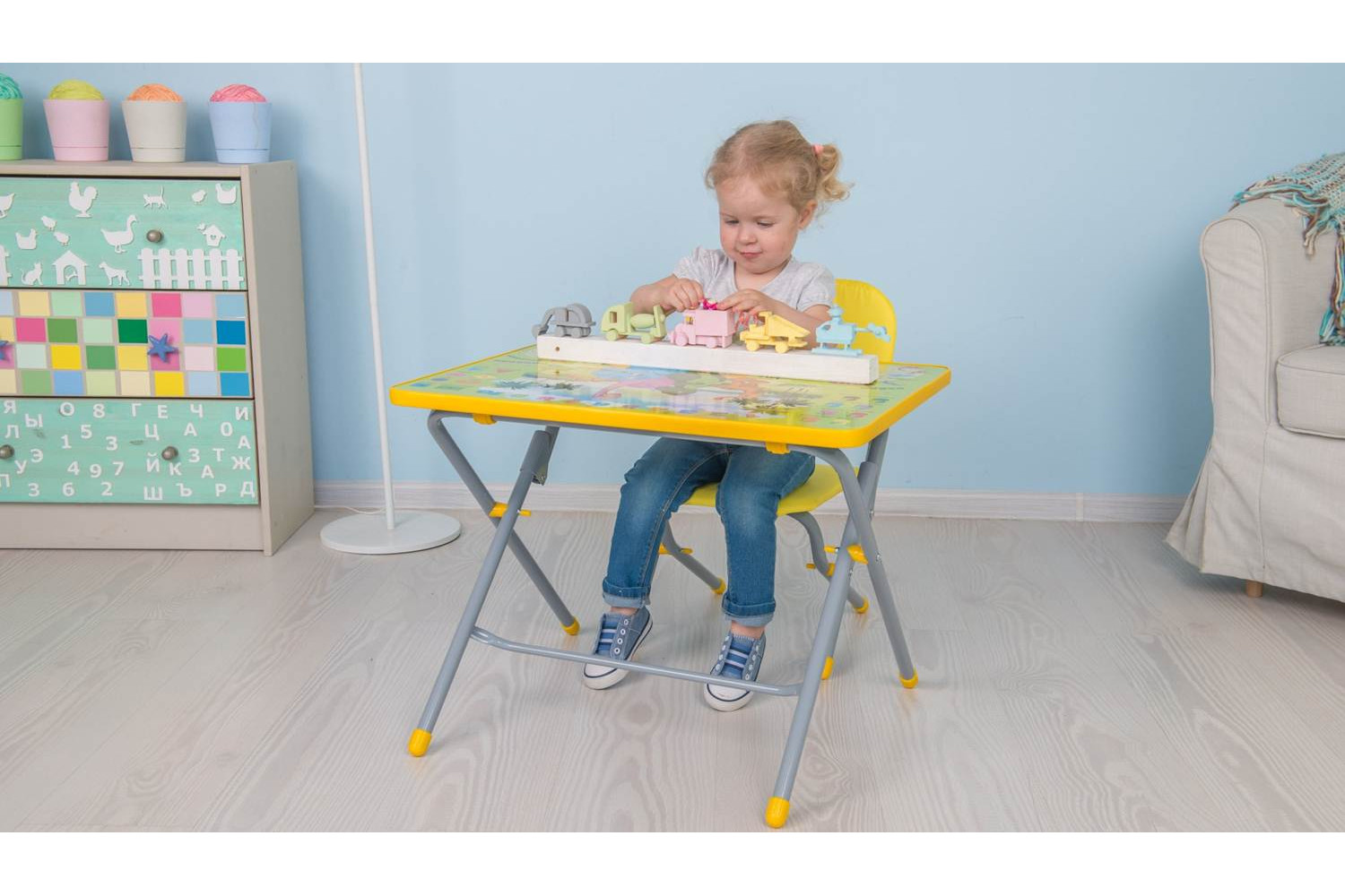 Практичные столы и стулья Nika для детей. В чем популярность ?