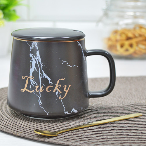 Кружка 400мл Lucky с крышкой и ложкой черная
