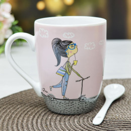 Кружка бочка 340мл с ложкой Умницы-красавицы