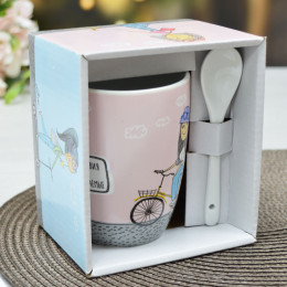 Кружка бочка 340мл с ложкой Умницы-красавицы