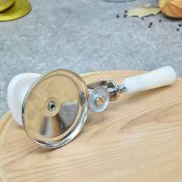 Машинка закаточная для консервирования винтовая ручная 52820