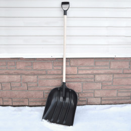 Лопата снеговая "Эверест" 380*530мм с деревянным черенком и V-обр ручкой