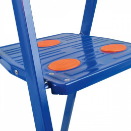 Стремянка 4 ступени для рыхлых поверхностей