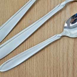 Набор столовых приборов 18 предметов в деревянном кейсе Agness 942-019