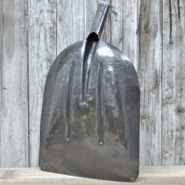 Лопата совковая большая из рельсовой стали 35*45*57см с тулейкой