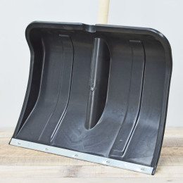 Лопата снеговая "Вьюга №2" 500*375мм с оцинкованной планкой и деревянным черенком и V-образной ручкой