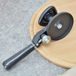 Машинка закаточная для консервирования ручная "Ляховичская"